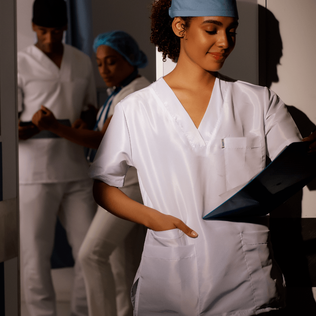 verpleegster werkt nachtdienst