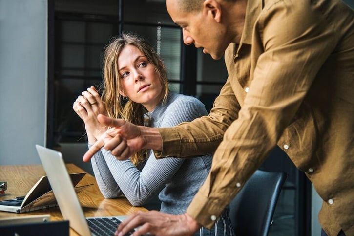 ADHS im Beruf: Arbeitgeber unterstützt Mitarbeiter.